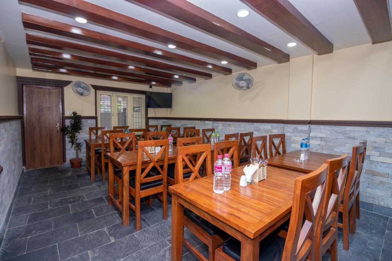 Oyo 253 Hotel Pinnacle Pokhara Kültér fotó