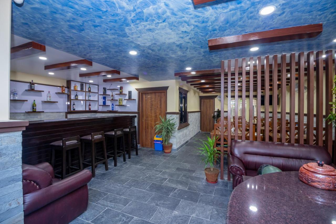 Oyo 253 Hotel Pinnacle Pokhara Kültér fotó