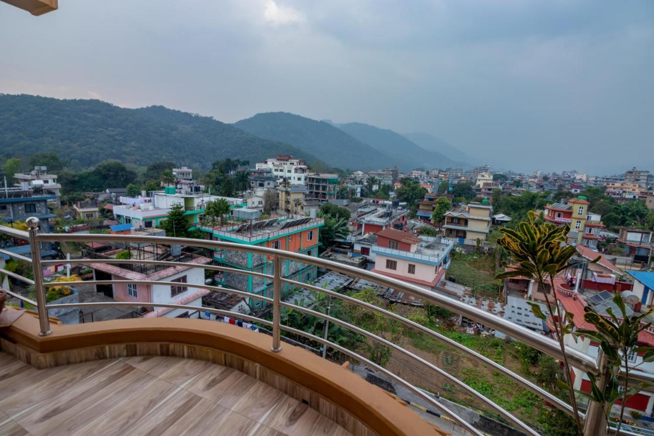 Oyo 253 Hotel Pinnacle Pokhara Kültér fotó